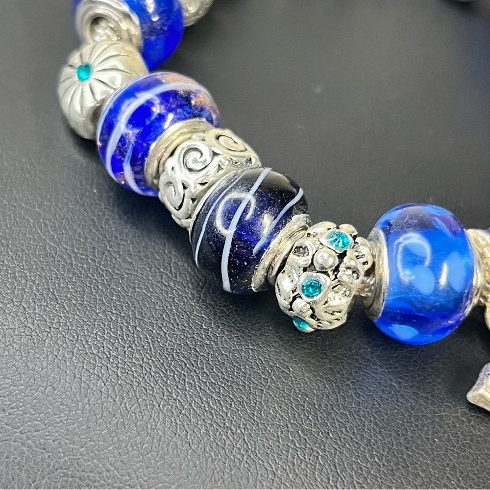 Royal Blue Art Glass Bead Silver Charm Bracelet 8" - Picture 3 of 7